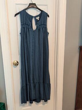Wonderly Slate Blue Sleeveless Maxi Dress with Keyhole Size L